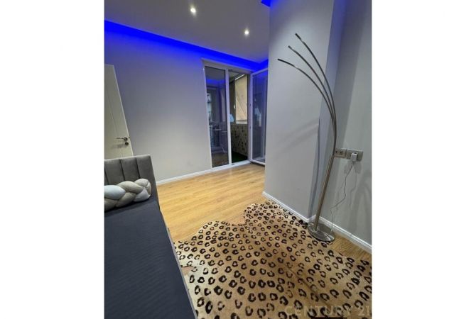 Shtepi ne shitje Apartament ne Tirane, 2+1, Mobilimi E mobiluar, Pagesa 185,000  Euro.