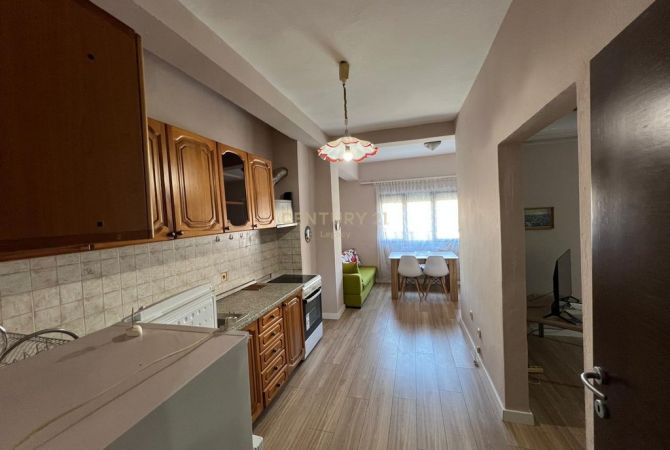 Shtepi me qera Apartament ne Tirane, 1+1, Mobilimi E mobiluar, Pagesa 550  Euro.