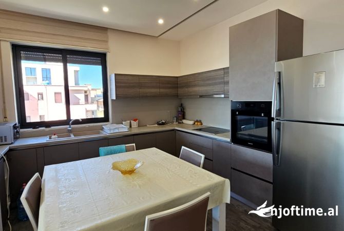 Attic (top floor of the roof) for sale in Durres 3+1, Furnished