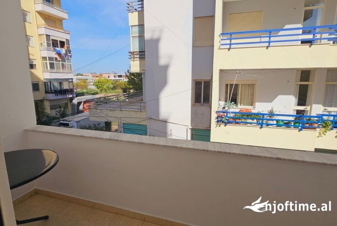 Shtepi ne shitje Apartament ne Durres, Garsoniere, Mobilimi Bosh, pa mobiluar, Pagesa 47,000  Euro.