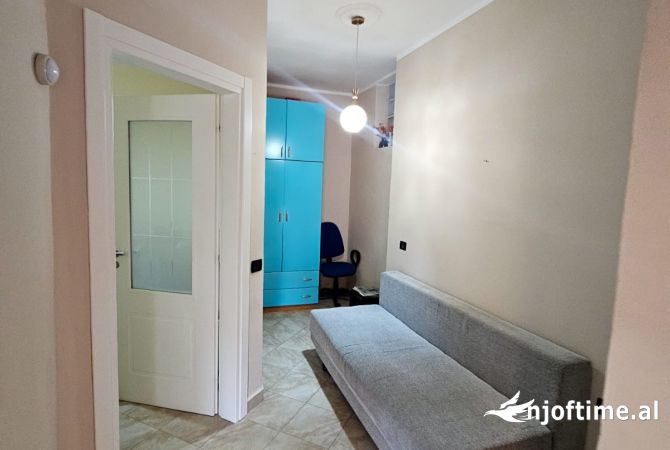 Shtepi me qera Apartament ne Durres, 2+1, Mobilimi E mobiluar, Pagesa 550  Euro.