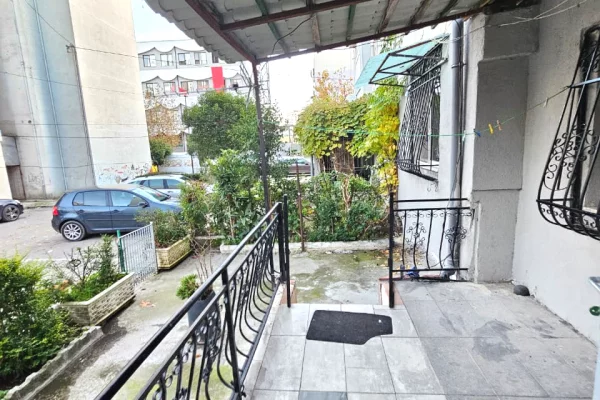 Shtepi me qera Apartament ne Durres, 3+1, Mobilimi Bosh, pa mobiluar, Pagesa 550  Euro.