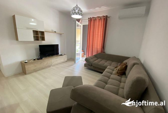 Shtepi me qera 2+1 ne Tirane - 500 Euro