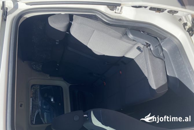 Makina ne shitje ne Elbasan, Volkswagen, 2018 Diesel,Kambio Manual Pagesa 150,500  Euro.