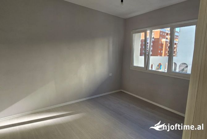 Ambient biznesi me qera 1+1 ne Tirane - 62,500 Leke