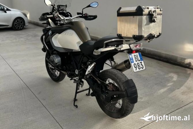 Motorra ne shitje  ne Tirane - 16,000 Euro