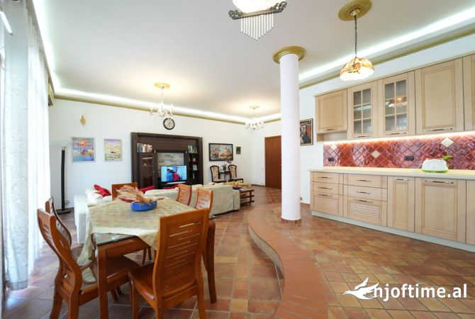 Shtepi me qera 2+1 ne Durres - 550 Euro