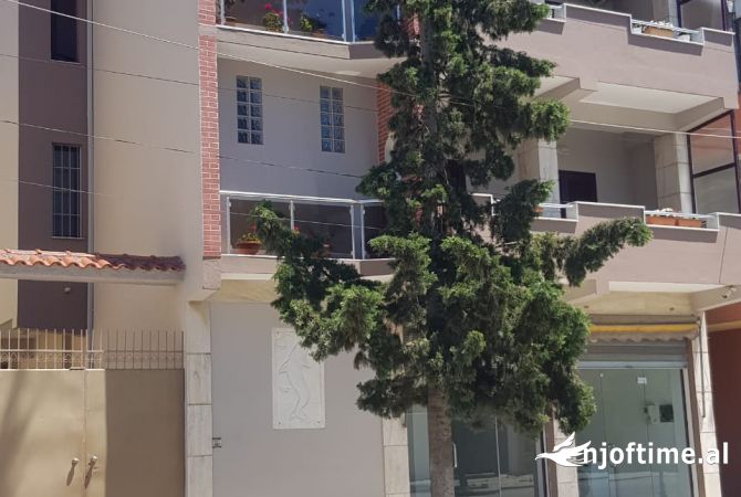 Ambient biznesi me qera 1+1 ne Durres - 500 Euro