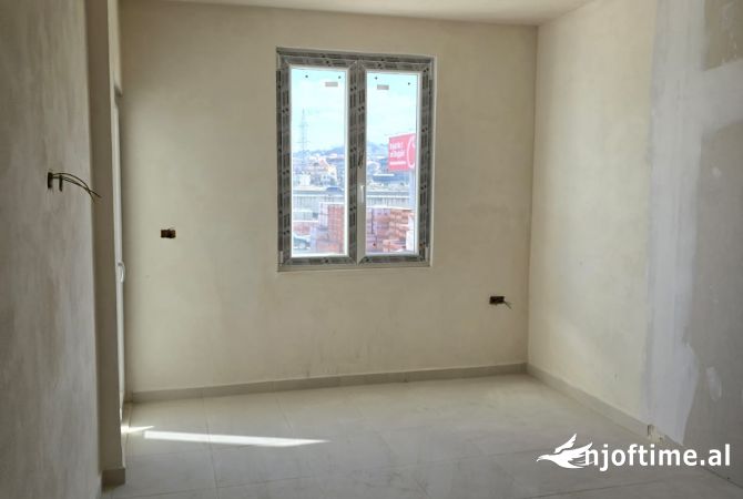 Shtepi ne shitje Apartament ne Durres, 1+1, Mobilimi Bosh, pa mobiluar, Pagesa 76,818  Euro.