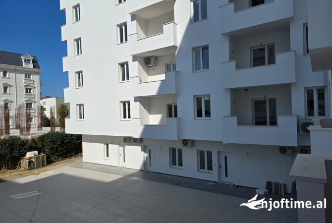 Shtepi ne shitje Apartament ne Durres, 1+1, Mobilimi Bosh, pa mobiluar, Pagesa 76,818  Euro.
