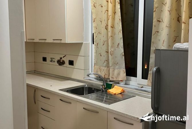 Shtepi me qera Apartament ne Tirane, 1+1, Mobilimi E mobiluar, Pagesa 45,000  Leke.