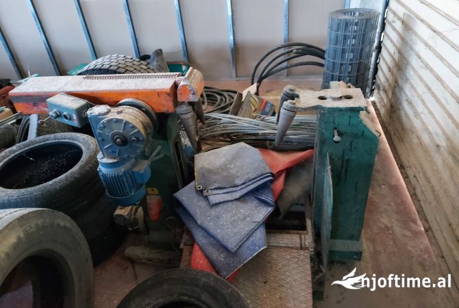 Pajisje biznesi ne shitje  ne Gjirokaster - 30,000 Euro
