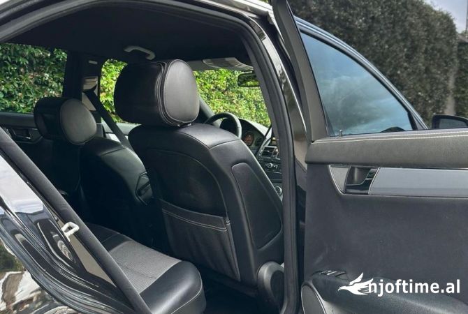 Makina ne shitje ne Kruje, Mercedes-Benz, 2008 Diesel,Kambio Automatik Pagesa 5,200  Euro.