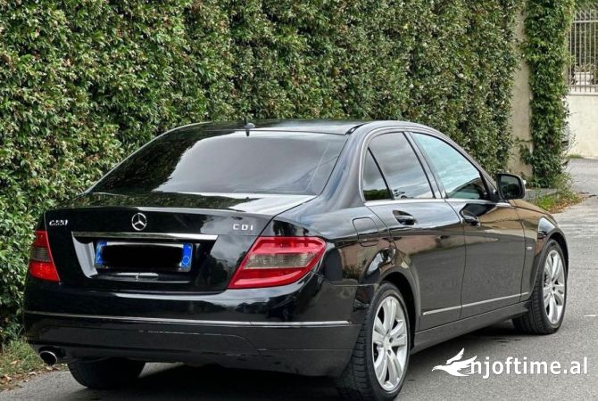 Makina ne shitje ne Kruje - 5,200 Euro