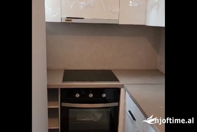 Shtepi me qera Apartament ne Tirane, 2+1, Mobilimi Pjeserisht e mobiluar, Pagesa 500  Euro.