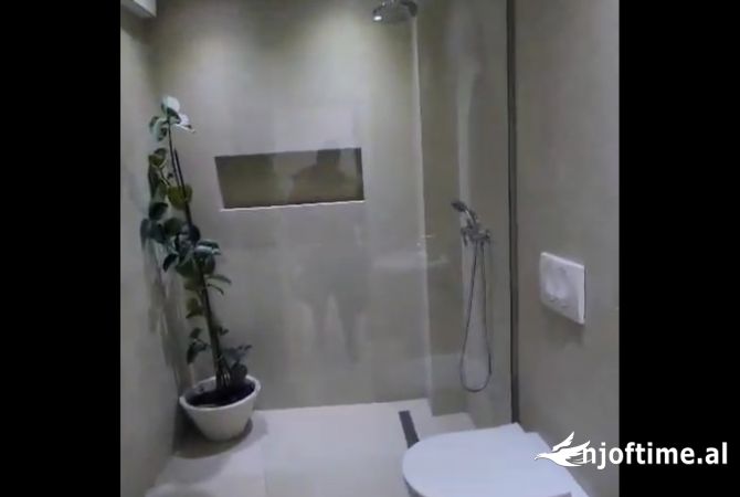 Shtepi me qera Apartament ne Tirane, 2+1, Mobilimi Pjeserisht e mobiluar, Pagesa 500  Euro.