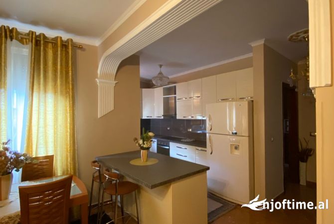 Shtepi me qera 2+1 ne Tirane - 900 Euro