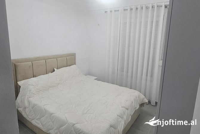 Shtepi me qera Apartament ne Tirane, 1+1, Mobilimi E mobiluar, Pagesa 35,000  Leke.