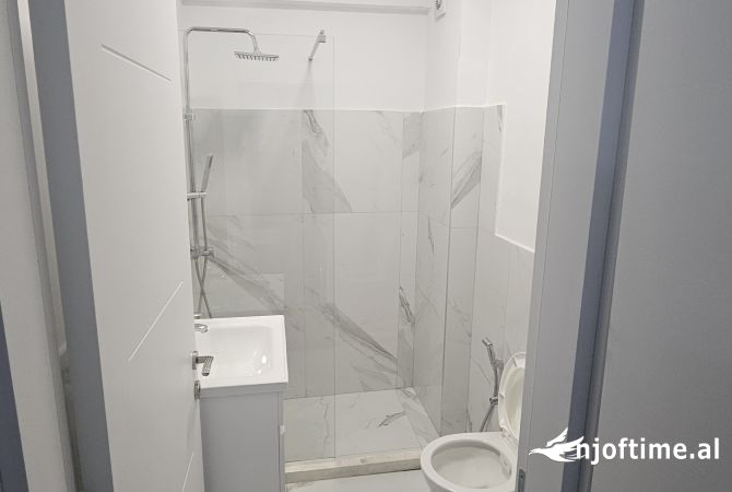 Shtepi me qera Apartament ne Tirane, 1+1, Mobilimi E mobiluar, Pagesa 35,000  Leke.