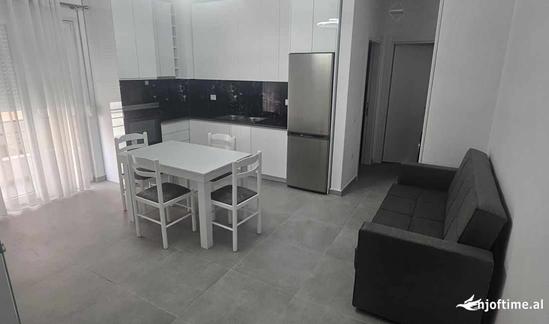 Shtepi me qera Apartament ne Tirane, 1+1, Mobilimi E mobiluar, Pagesa 35,000  Leke.