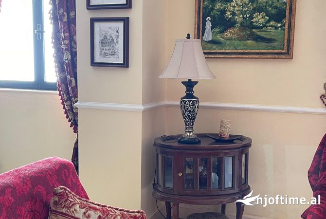 Shtepi me qera Apartament ne Tirane, 2+1, Mobilimi E mobiluar, Pagesa 500  Euro.