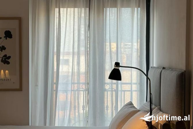 Shtepi me qera Apartament ne Tirane, 2+1, Mobilimi E mobiluar, Pagesa 500  Euro.