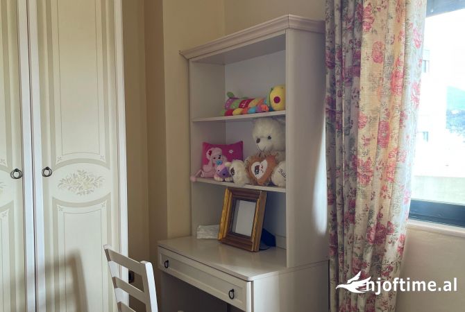 Shtepi me qera Apartament ne Tirane, 2+1, Mobilimi E mobiluar, Pagesa 500  Euro.