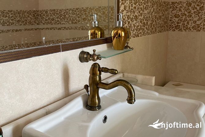 Shtepi me qera Apartament ne Tirane, 2+1, Mobilimi E mobiluar, Pagesa 500  Euro.