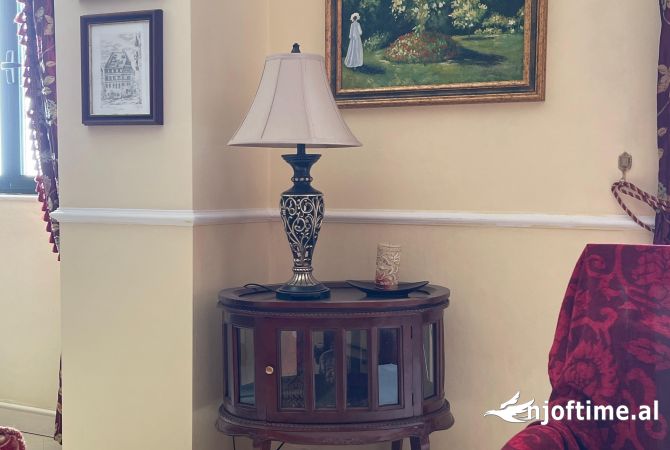 Shtepi me qera Apartament ne Tirane, 2+1, Mobilimi E mobiluar, Pagesa 500  Euro.