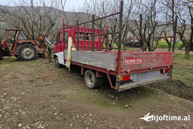 Makina ne shitje  ne Lezhe - 3,000 Euro