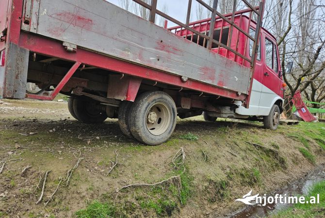 Makina ne shitje  ne Lezhe - 3,000 Euro