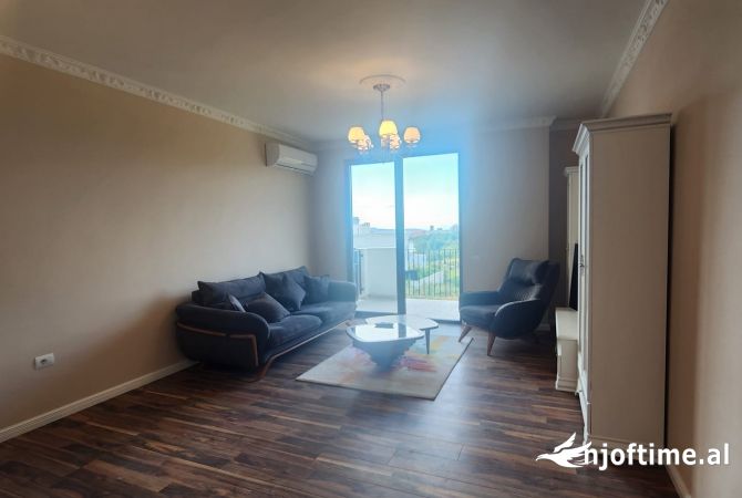 Shtepi ne shitje Apartament ne Tirane, 2+1, Mobilimi E mobiluar, Pagesa 250,000  Euro.