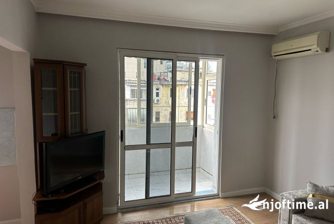 Shtepi ne shitje Apartament ne Tirane, 2+1, Mobilimi Pjeserisht e mobiluar, Pagesa 148,400  Euro.