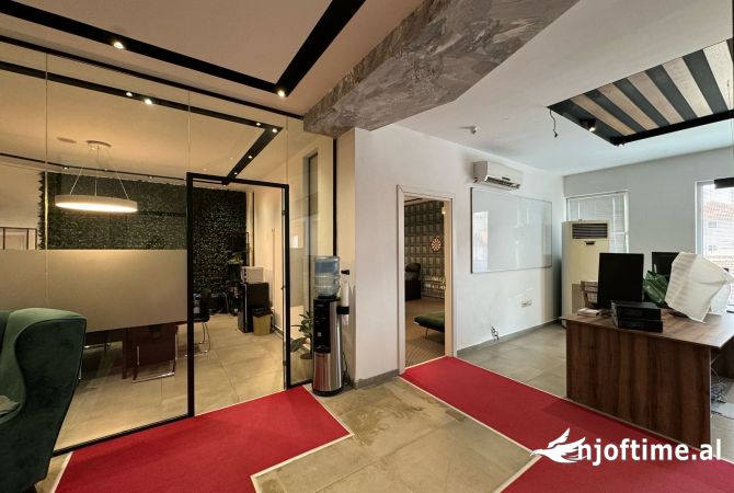 Shitet Ambient Biznesi ne Kompleksin Turdiu, Tirane