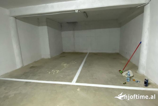 Business Property in Sale 4+1 in Tirana - 17,000 Euro