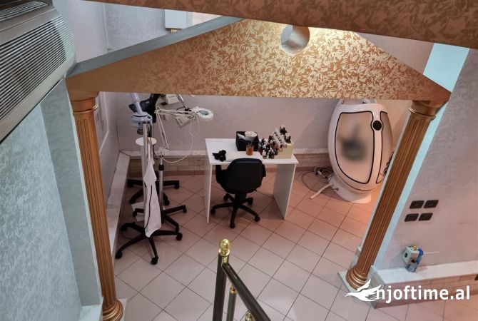 Jepet me qira ambient biznesi per zyra/klinike