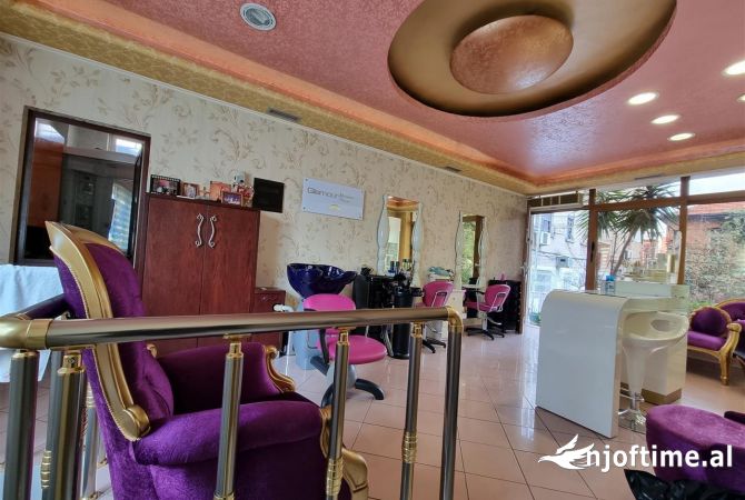Ambient biznesi me qera 3+1 ne Tirane - 1,300 Euro