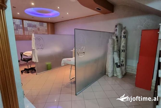 Ambient biznesi me qera 3+1 ne Tirane - 1,300 Euro