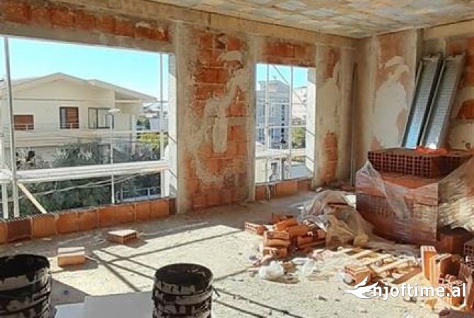 Shtepi ne shitje Apartament ne Tirane, 2+1, Mobilimi Bosh, pa mobiluar, Pagesa 165,000  Euro.