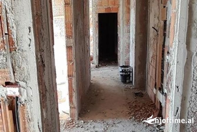 Shtepi ne shitje 2+1 ne Tirane - 165,000 Euro