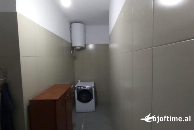 Shtepi ne shitje Apartament ne Tirane, 2+1, Mobilimi E mobiluar, Pagesa 155,000  Euro.