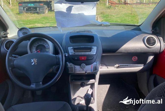 Makina ne shitje ne Tirane, Peugeot, 2006 Benzine,Kambio Manual Pagesa 3,500  Euro.