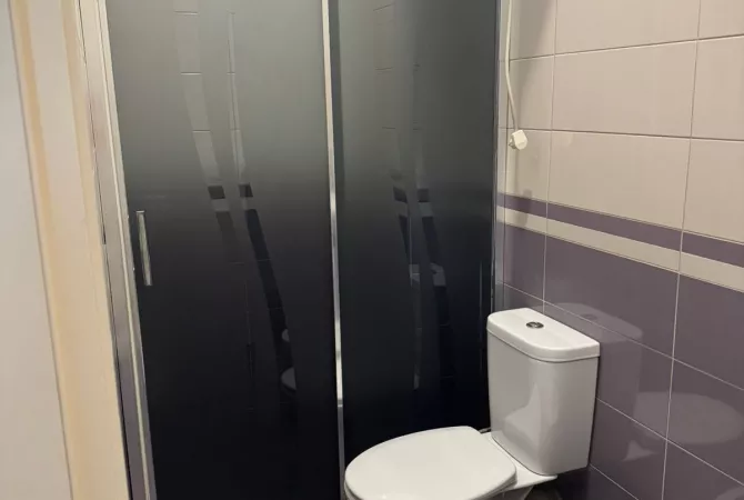 Shtepi me qera Apartament ne Tirane, 2+1, Mobilimi E mobiluar, Pagesa 500  Euro.