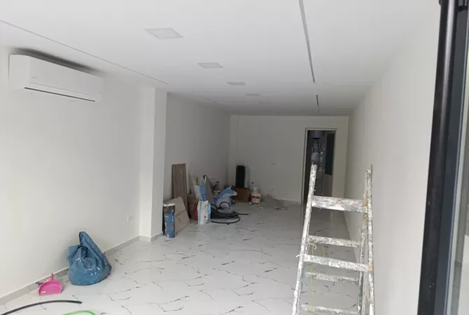 Ambiente Commerciale in Affitto 1+1 a Tirana - 500 Euro