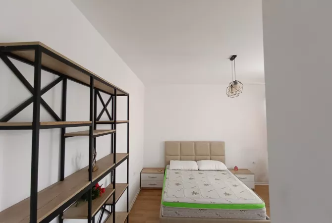 Shtepi me qera Apartament ne Tirane, 1+1, Mobilimi E mobiluar, Pagesa 750  Euro.