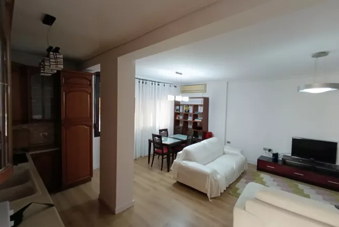 Shtepi me qera 2+1 ne Tirane - 650 Euro