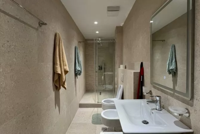 Shtepi me qera Apartament ne Tirane, Garsoniere, Mobilimi E mobiluar, Pagesa 570  Euro.