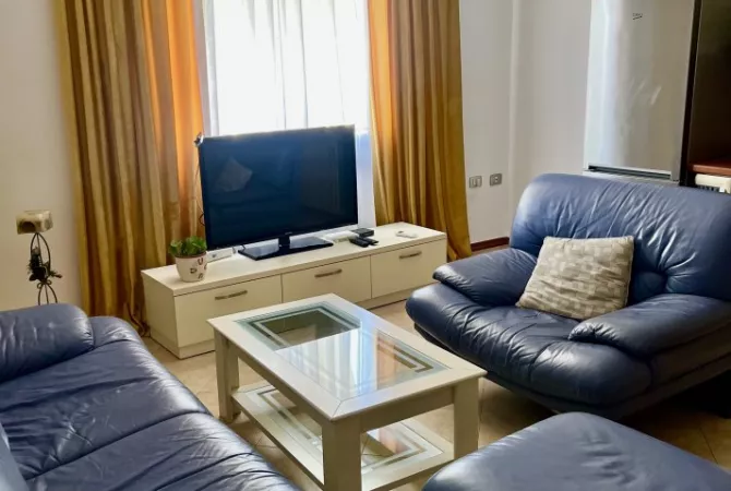 Shtepi me qera 2+1 ne Tirane - 750 Euro