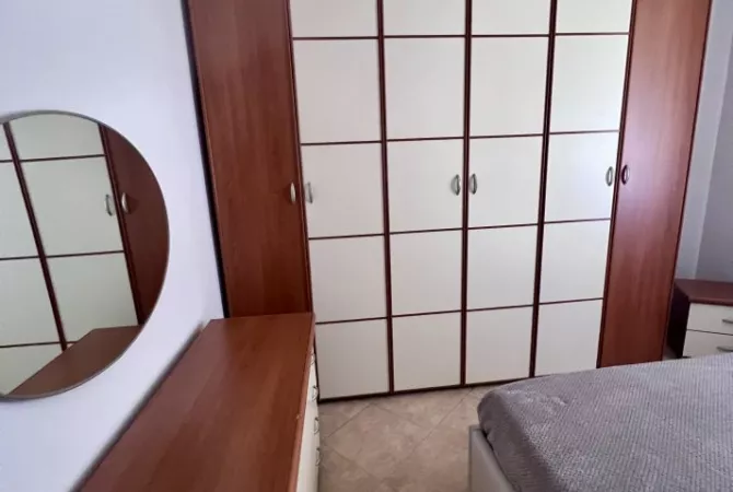 Shtepi me qera Apartament ne Tirane, 2+1, Mobilimi E mobiluar, Pagesa 750  Euro.