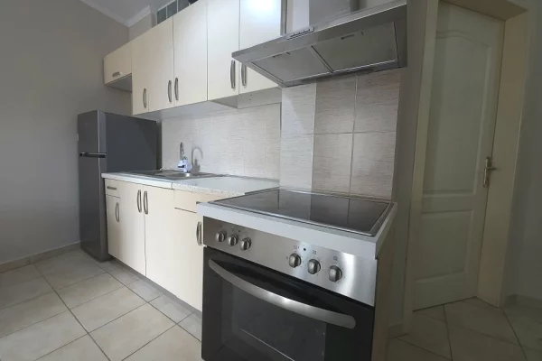 Shtepi me qera Apartament ne Tirane, 1+1, Mobilimi E mobiluar, Pagesa 400  Euro.